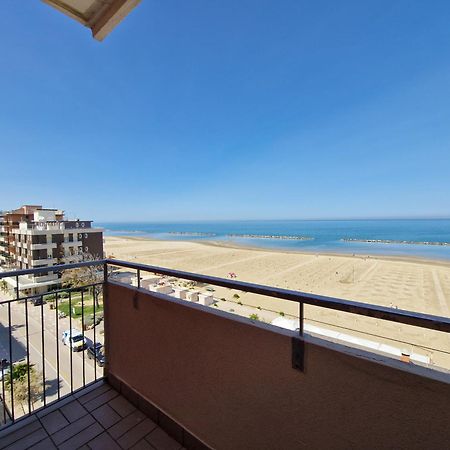 Hotel Salsedine " 5 Mt From The Beach ! " Rimini Kültér fotó