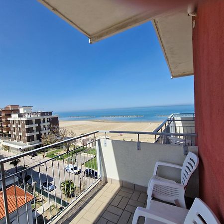 Hotel Salsedine " 5 Mt From The Beach ! " Rimini Kültér fotó